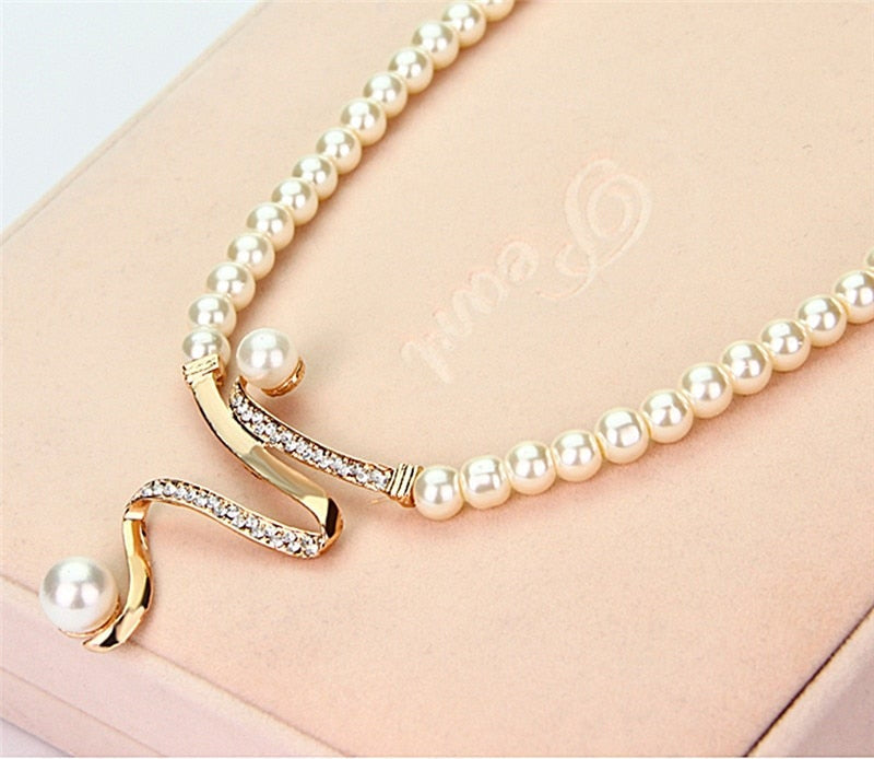 Natural Pearl Necklace & Earrings Set