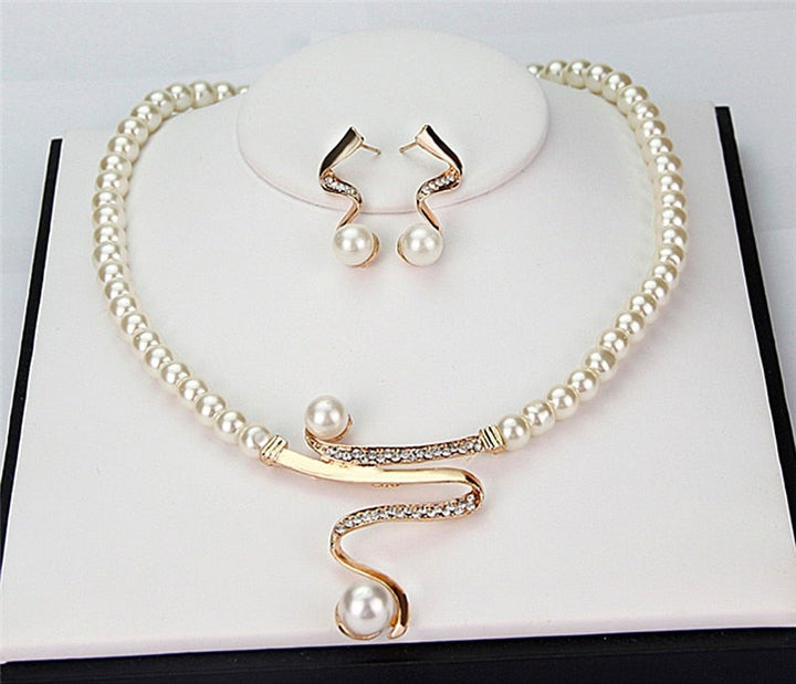 Natural Pearl Necklace & Earrings Set