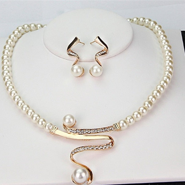 Natural Pearl Necklace & Earrings Set